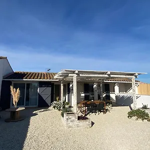  Hébergement de vacances Mas Des Oliviers, Maison Avec Piscine Privative Et Chauffee Locamargue